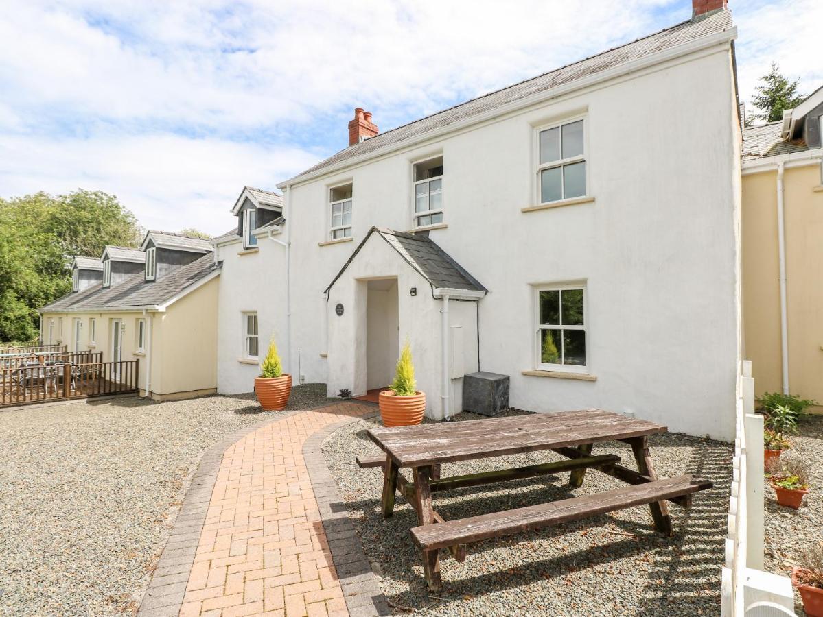The Old Farm House Tenby Exterior foto